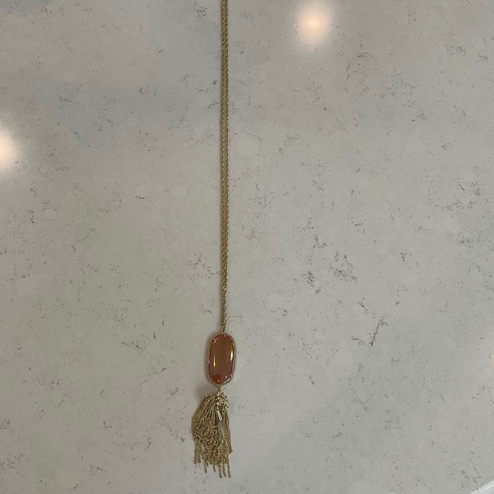 Kendra Scott necklace